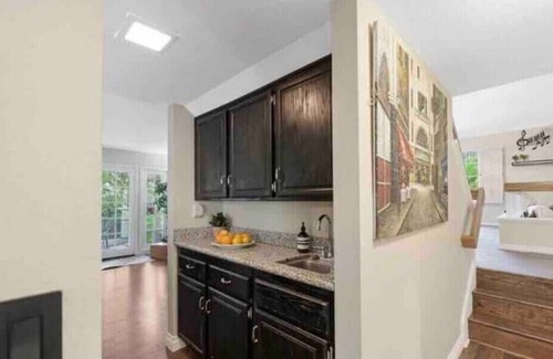 Newhall Casa | Peaceful and serene villa 25 min north of LA with mountain views