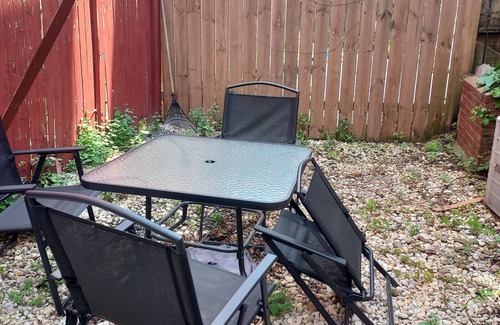 South Side Flats Apartamento | Peaceful apartment with AC in Pittsburgh in the historic Southside .