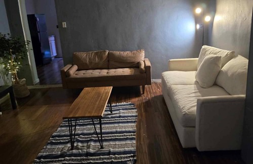 South Side Flats Apartamento | Peaceful apartment with AC in Pittsburgh in the historic Southside .
