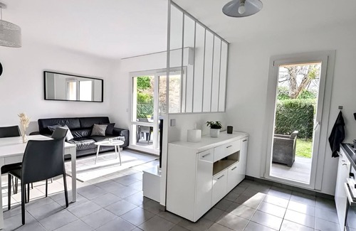 Ferney-Voltaire Apartamento | Peaceful apt. w.garden close to Geneva/Swiss border. Ideal for UN/CERN families.