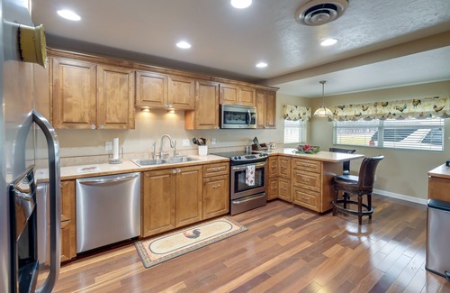 Lakewood Casa | Peaceful Artesia Vacation Rental w/ Orchard Views!