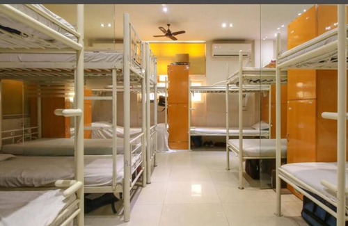 Fort Cama Y Desayuno | Peaceful bed & breakfast with AC in vibrant Mumbai