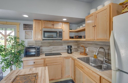 Belfry Casa | Peaceful Belfry Retreat on 14 Acres w/ Grill!
