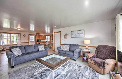 Bird In Hand Casa | Peaceful Bird in Hand Home w/ Farmland Views!