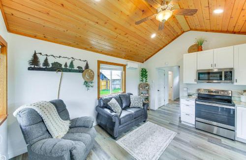 Bonners Ferry Casa | Peaceful Bonners Ferry Cabin with Deck and Mtn Views!