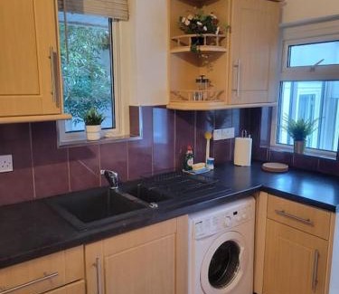Netley Casa | Peaceful Bungalow easy access