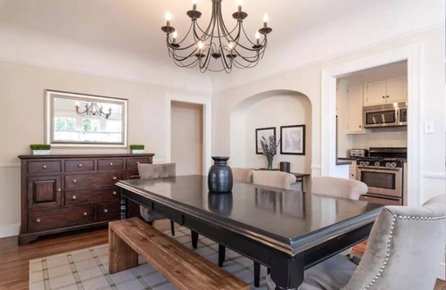 Larchmont Casa | Peaceful Bungalow in Larchmont Village