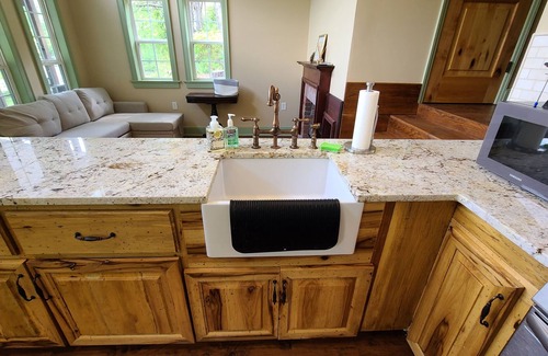 Pine Mountain Valley Cabina | Peaceful Cabin on private pond, close to Callaway.