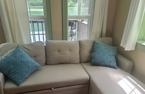 Pine Mountain Valley Cabina | Peaceful Cabin on private pond, close to Callaway.