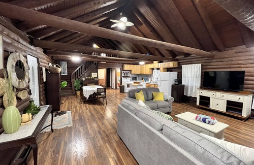 New Lisbon Cabina | Peaceful cabin on 10 acres w/ pond - close to Prairie Creek Reservoir