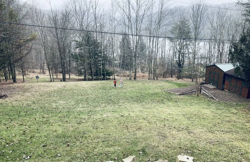 Lairdsville Cabina | Peaceful Cabin overlooking Lake
