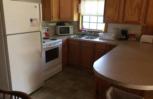 Lake Village Cabina | Peaceful cabin tucked in back of orchard with lake access