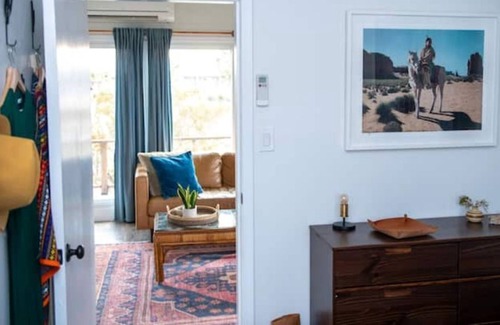 Yucca Valley Cabina | Peaceful Cabin with Hot Tub & Killer Views