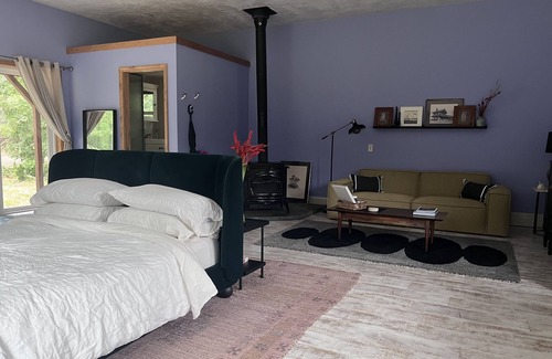 Fall Creek Cabina | Peaceful Cabin, Wood-fired sauna, grill by creek, work remote
