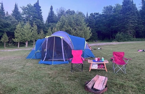 Orleans Alquiler De RV | Peaceful camp with breathtaking views