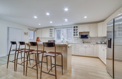 Cavendish Casa | Peaceful Cavendish Retreat w/ Hot Tub & Fireplace!