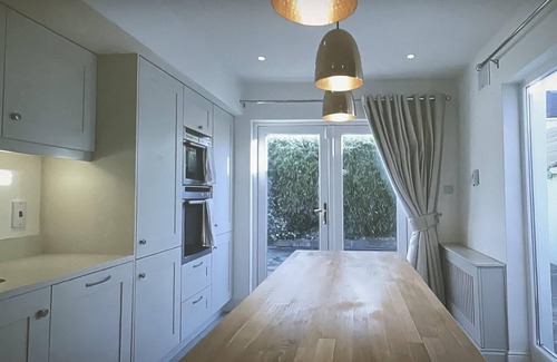 Ballsbridge Apartamento | Peaceful City Living Near Grand Canal Dock Park Lane, Dublin