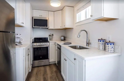 North Truro Condominio | Serenidad en la playa en East Harbor Cottage 2 !!