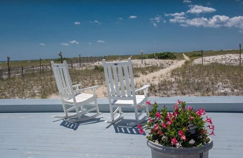 North Truro Condominio | Serenidad en la playa en East Harbor Cottage 2 !!