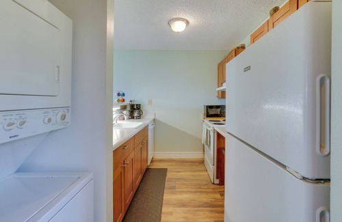 Maunaloa Condominio | Peaceful Condo w/ Amenities: Steps to Beach!