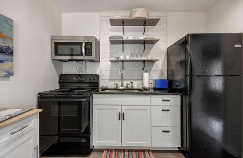 Crawford Casa | Country-Chic Cottage de dos dormitorios @GatheringOaksRetreat en 30 acres