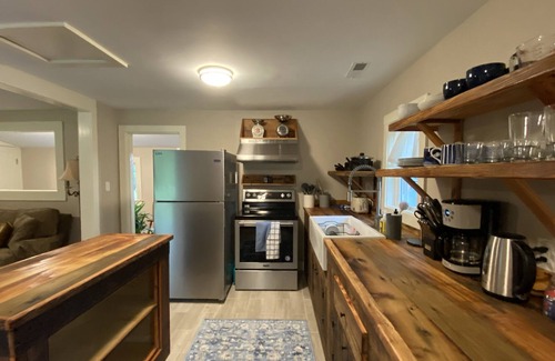 Bremo Bluff Cabaña | Peaceful Cottage on Farm Estate in Rolling Hills of Virginia