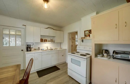 Waynesville Cabaña | Peaceful cottage on Richland Creek. Walking distance to downtown Waynesville