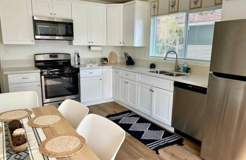 Lincoln Acres Casa | Peaceful Cottage near San Diego w/ WD