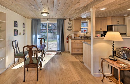Cedar Ridge Cabaña | Peaceful Cottage w/ Grill & Yard in Grass Valley!