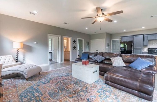 Klondike Casa | Peaceful Country Escape - Minutes to Town & Attractions