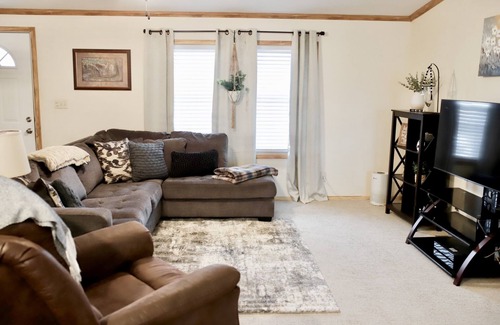 Oologah Otro | Peaceful Country Getaway on an acre