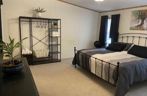 Oologah Otro | Peaceful Country Getaway on an acre