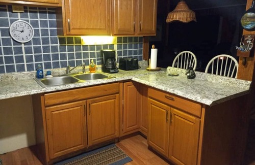 Pinetta Cabina | Peaceful Country Getaway Pet Friendly and Cozy!