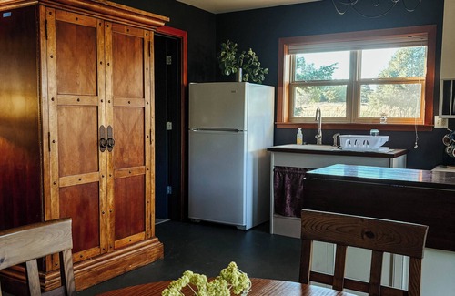 Medford Cabaña | Peaceful Countryside Stay with Scenic Views- 5 minutes to Jacksonville