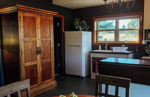 Medford Cabaña | Peaceful Countryside Stay with Scenic Views- 5 minutes to Jacksonville