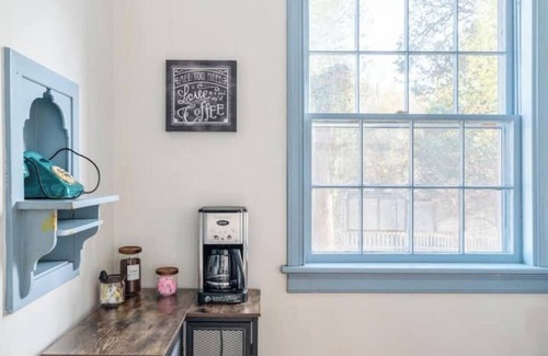 Glen Allen Casa | Peaceful & Cozy 2 BR Unit with Large Fenced Backyard-Family & Pet Friendly