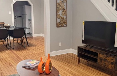 Downtown Baltimore Casa | Peaceful Cozy Townhouse