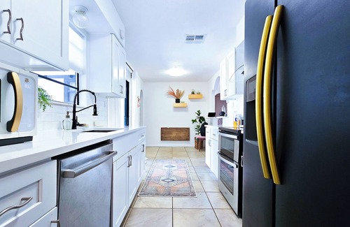 Flour Bluff Casa | Peaceful | Designer Rental | 2 Workstations | King