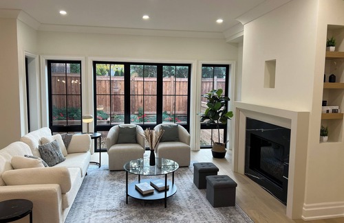 Oakville Casa | Peaceful Downtown Oakville Charming 4 bedroom house with WiFi & AC steps to lake