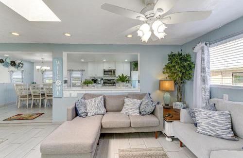 Eureka Casa | Peaceful Eureka Beach Cottage with 30-Foot Dock