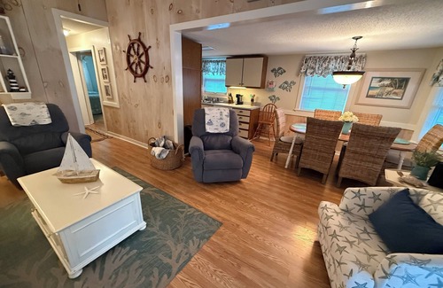 Myrtle Beach Casa | Peaceful, exceptionally well-kept 2-bedroom, X15, in Ocean Lakes with golf cart!