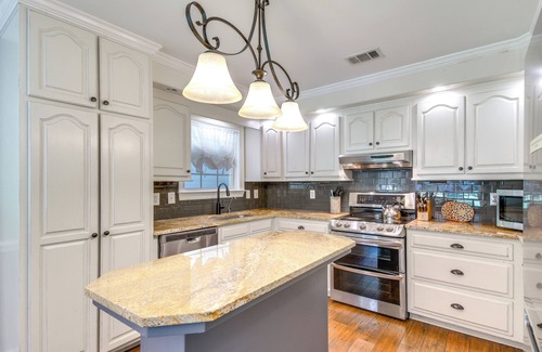 Fairhope Cabaña | Peaceful Fairhope Cottage w/ Covered Patio!