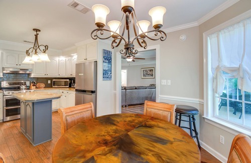 Fairhope Cabaña | Peaceful Fairhope Cottage w/ Covered Patio!