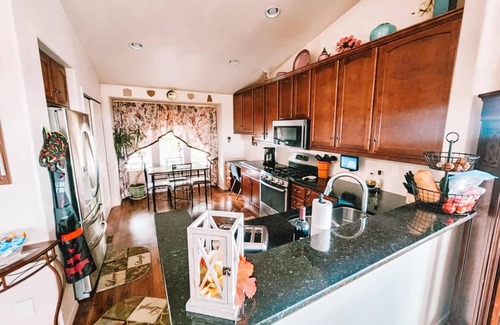 Elbert Casa | Peaceful Falcon Hot Tub Pet Friendly 3 King Beds
