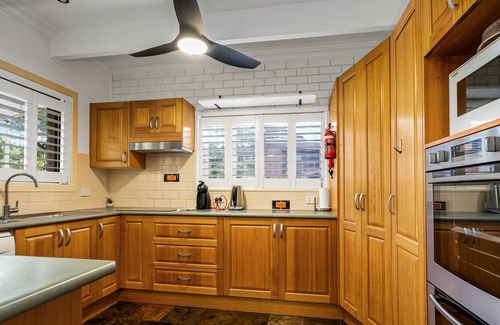 Surf Beach Casa | Peaceful Family Getaway - Pet Friendly