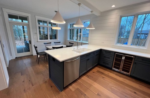 Lakeside Casa | Peaceful Family Getaway!