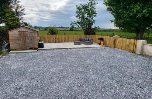 Castleblakeney Casa | Peaceful Farm Cottage in Menlough near Mountbellew, Ballinasloe, Athlone & Galway