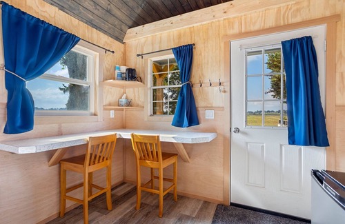 Lynden Cabina | Cozy.Quiet.Just Right -Glamp in Comfort