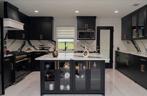 Westminster Otro | Peaceful Farmhouse Retreat in Van Alstyne