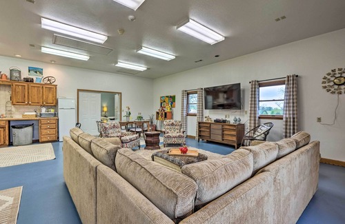 Fayetteville Cabaña | Peaceful Fayetteville Getaway - Pets Welcome!